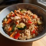 Bowl di riso integrale con tonno e verdure