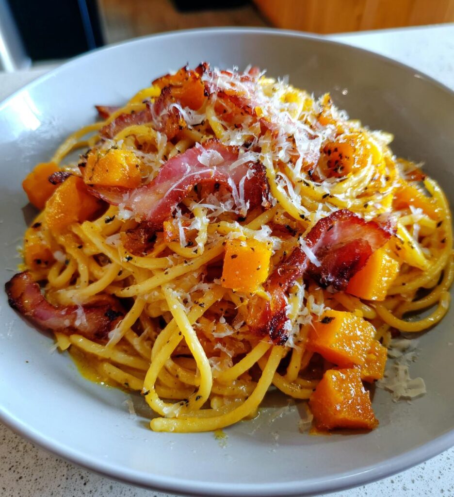 Pasta con zucca e speck