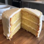 Torta a libro aperto con nome e data della laurea