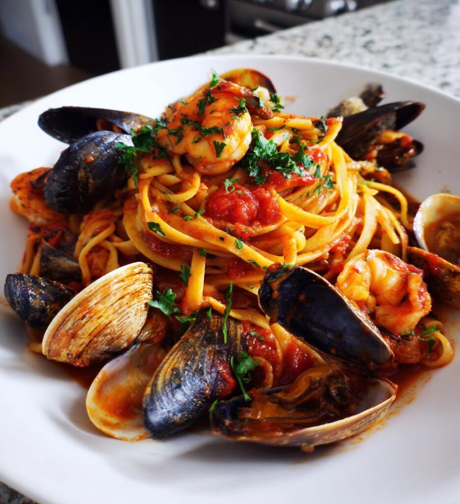 Linguine allo Scoglio (Seafood Linguine)