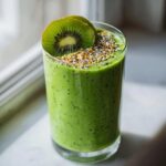 Smoothie verde con spinaci e kiwi