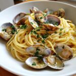 Spaghetti alle Vongole (Spaghetti with Clams)